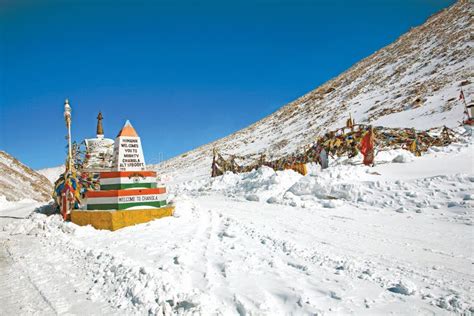 Changla Pass In Winter On The Way To Pangong Lake Leh Ladakh Jammu