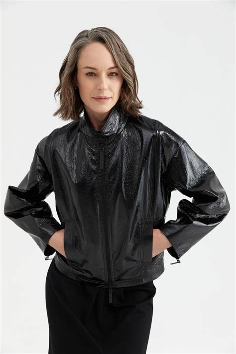 Куртка с высоким воротником и молниями на рукавах, купить по цене 19990 ...