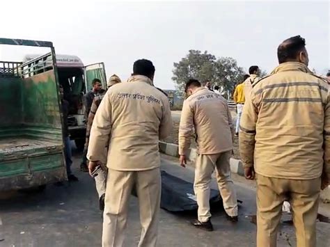 Truck Collides With Bike In Firozabad फिरोजाबाद में ट्रक ने बाइक में मारी टक्कर एक की मौत दो