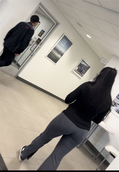 Latina In Tight Jeggings Filling Her Hydro Flask OC Spandex Leggings Yoga Pants Forum