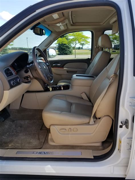 2013 CHEVROLET TAHOE LTZ 68K MILES, VERY CLEAN, HARD LOADED!!! - Ready To Go Autos