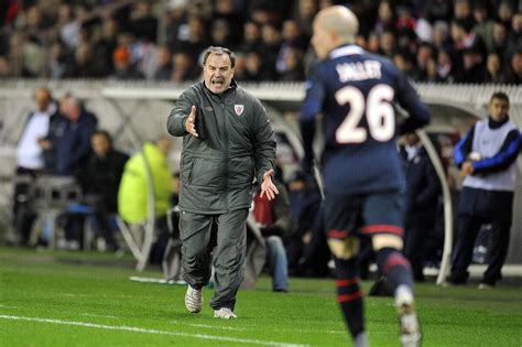 Foot OM Bielsa à l OM Labrune demande encore un peu de temps Foot 01