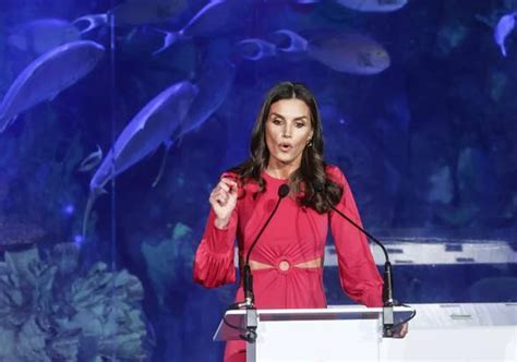 La Reina hace un llamamiento a los jóvenes para que luchen contra el