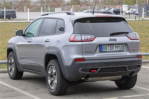 Anhängerkupplung am Jeep Cherokee nachrüsten Typ KJ KK KL