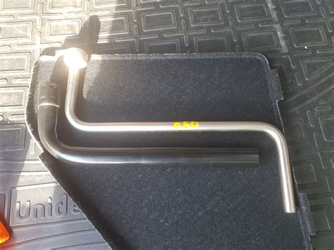 Ключ для колес от бмв e60 и машинка — Renault Arkana, 1,6 л, 2020 года ...