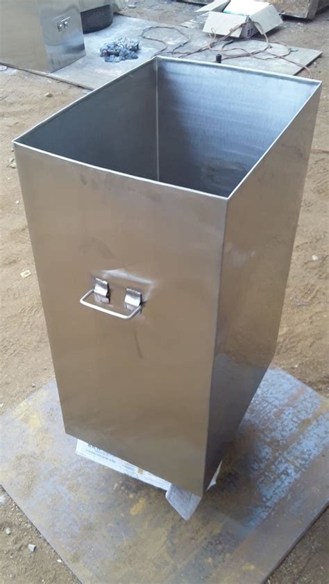 Stainless Steel Ash Can Bin Material Grade 202304 Capacity 5 25ltr