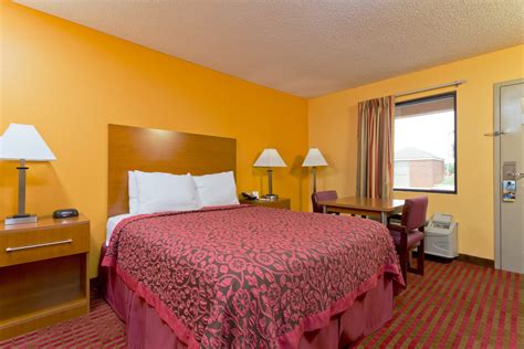 Days Inn by Wyndham Franklin | Franklin, KY Hotels