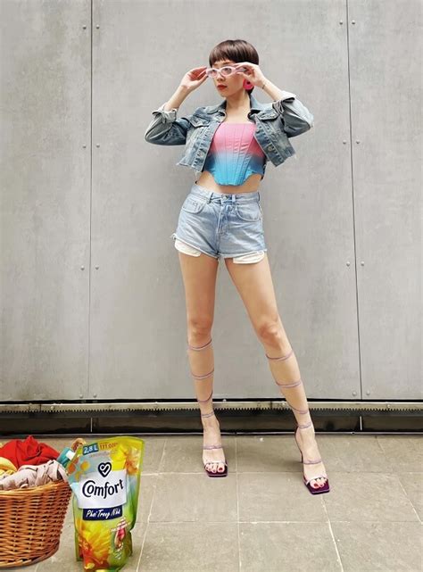 Tổng hợp Hình ảnh ca sĩ Tóc Tiên bikini khoe dáng táo bạo