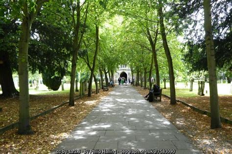 Path To Holy Trinity Church Philip Halling Cc By Sa 2 0 Geograph