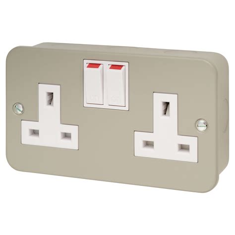 Schneider Exclusive A Gang Metal Clad Switched Socket Grey With