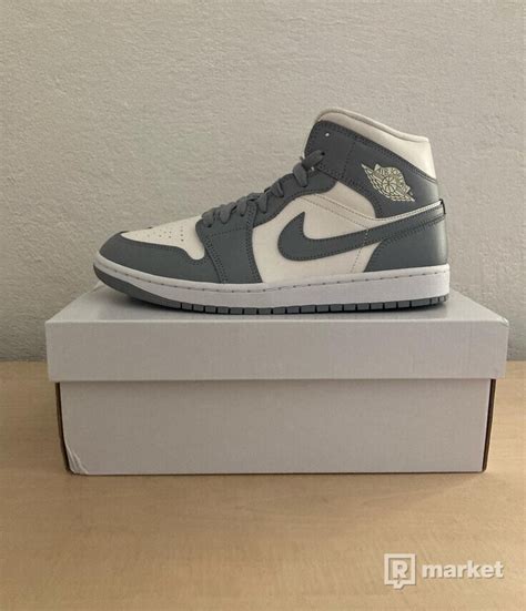 Nike Air Jordan 1 Mid Stealth Refresher Market