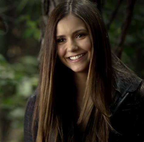 Nina Dobrev As Elena Gilbert On The Vampire Diaries Season 4 Elena