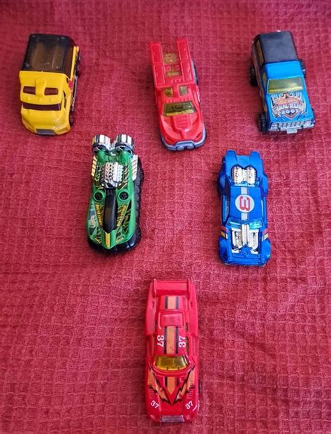 5x Hot Wheels Autos und weitere Autos 8 St Gebraucht in Breitenbach für CHF 8 mit