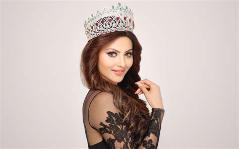 Urvashi Rautela Beautiful Hot Hd Photos Miss India Universe 2015 Welcomenri