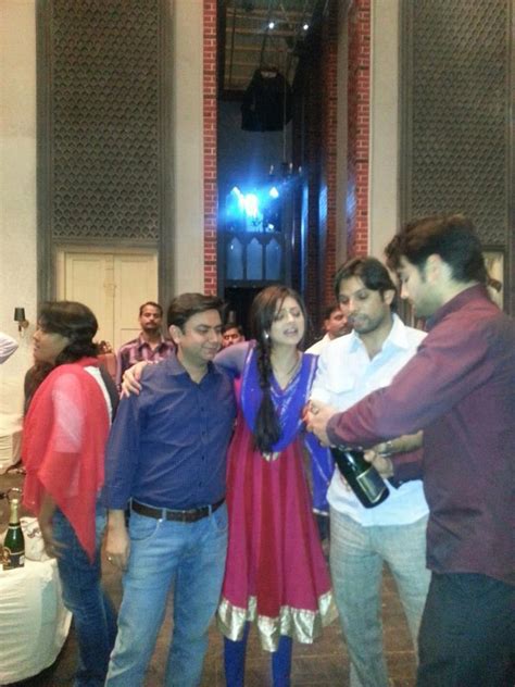 TRP celebration on set of Madhubala - Vivian Dsena Photo (33146101 ...