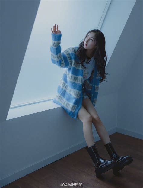 Hot nhất Weibo tối nay Dương Mịch hack tuổi thần sầu với visual như gái 18 thế này thì đàn em