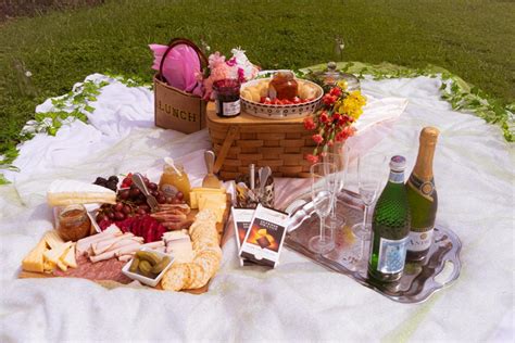 Picnic Date Ideas – How to Plan the Perfect Romantic Outdoor Date