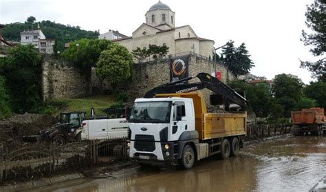 Orduda Sel Ve Heyelan Jandarma Ve Polis Sahada Kapanan Sahil Yolunda