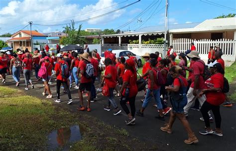 En Martinique Larm E Du Ruban Rouge En Lutte Contre La Vie Ch Re