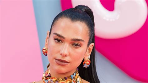 Dua Lipa Is Unrecognizable With Bleached Eyebrows | Allure