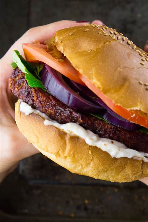 Veganer Burger Mit BBQ Blumenkohl Vegan Heaven