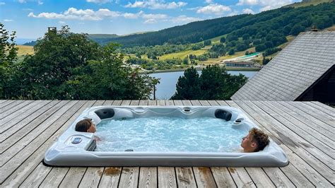 Chalet avec jacuzzi a Super Besse pour un moment de détente