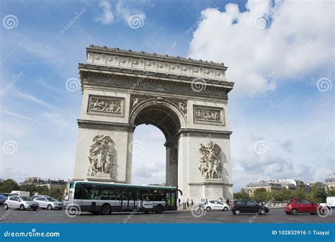 L Arco Di Trionfo De L Etoile O Arco Trionfale Della Stella Al Posto