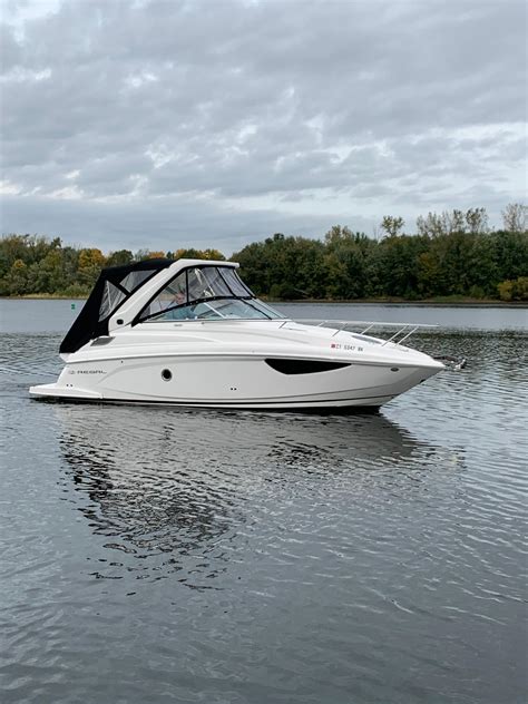 2019 Regal 28 Express Express Cruiser For Sale Yachtworld