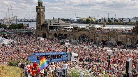 Schlagermove In Hamburg Hunderttausende Feiern Bei Parade