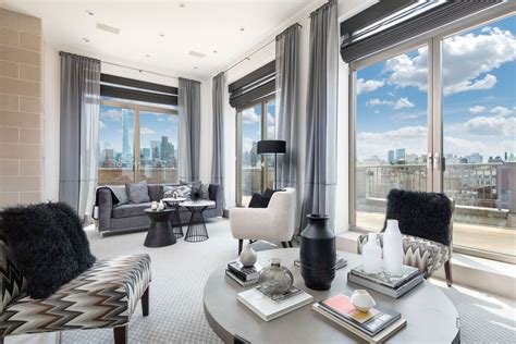 New York Luxury Apartments for Sale at Discount? Wait for Fall - Bloomberg