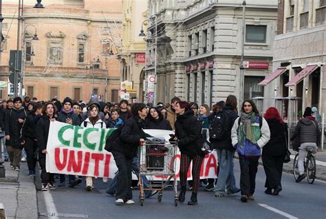 Livorno Sos Spazi Scolastici La Cgil Attacca Sulle Spalle Dei