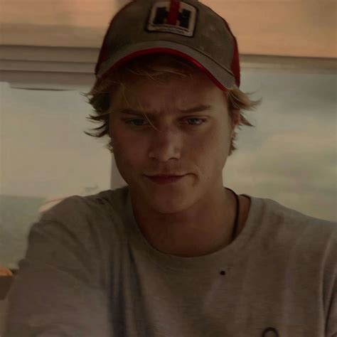 Jj Maybank Icon Jj Outer Banks Cute Jj Outer Banks Videos Hot Actors