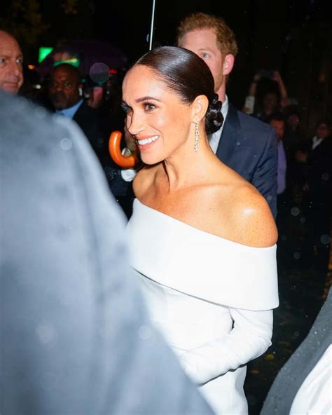 Meghan Markle Ve Prens Harry Ye Insan Haklar D L Verildi Galeri