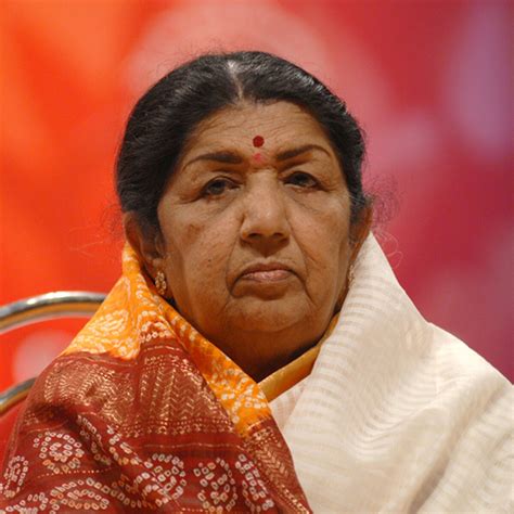 Lata Mangeshkar Last Rites लता दीदी को अंतिम विदा देने पहुंचे शाहरुख