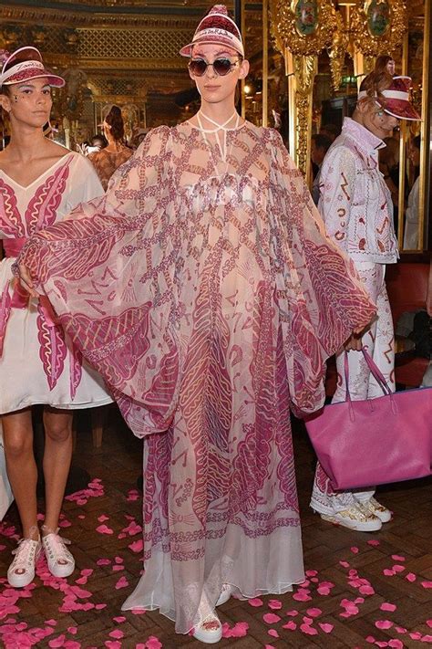 Zandra Rhodes Spring Summer 2016 Ready To Wear Fashion Zandra Rhodes