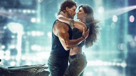 Ganapath Box Office Tiger Shroff And Kriti Sanon S Action Film Opens