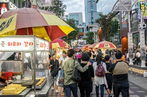 BIFF Square - Busan Heaven For Street Food - Crisp of Life