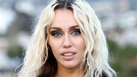 Miley Cyrus's Choppy Mullet Is Back, and It's Hitting Way Different ...