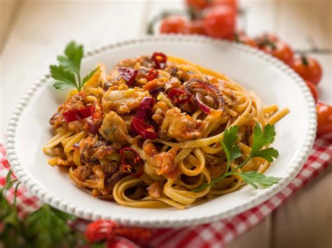 Ricetta Linguine al Ragù di Pesce e Peperoncino Il Club delle Ricette