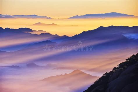 Huangshan(yellow) Mountain Sunrise Stock Photo - Image of mountains ...