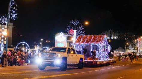 Best Christmas Parades In Tennessee