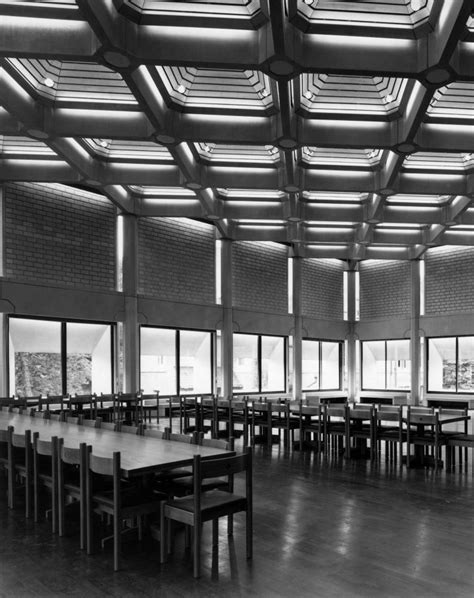 St Antony's College, Oxford: the dining hall | RIBA pix