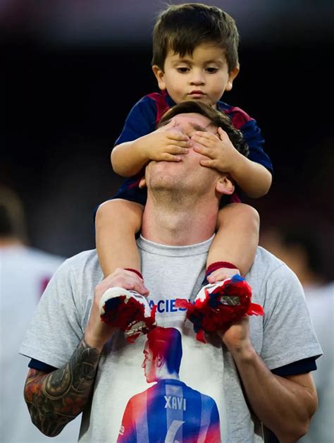 Lionel Messi And Antonella Roccuzzo With Son Thiago Mirror Online