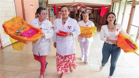 Alcaldía de Managua entrega obsequios a madres nicaragüenses