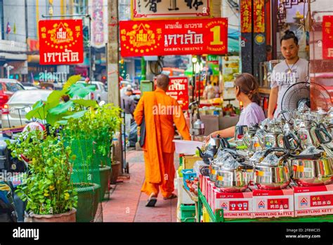 Yaowarat Rd China Town Bangkok Hi Res Stock Photography And Images Alamy