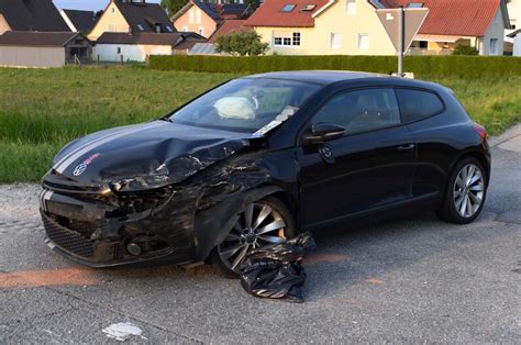 Unterneukirchen B Bei Neu Tting Komplett Wegen Unfall Gesperrt Bilder