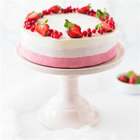 Entremets Vanille Fruits Rouges En D Grad Lilie Bakery