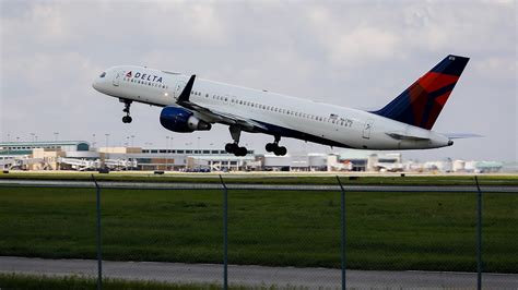 Eight Delta Passengers Intervene To Stop Subdue Man Who Allegedly