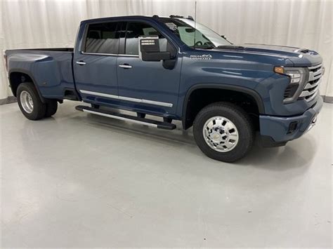 New 2024 Chevrolet Silverado 3500 HD High Country DRW Crew Cab In