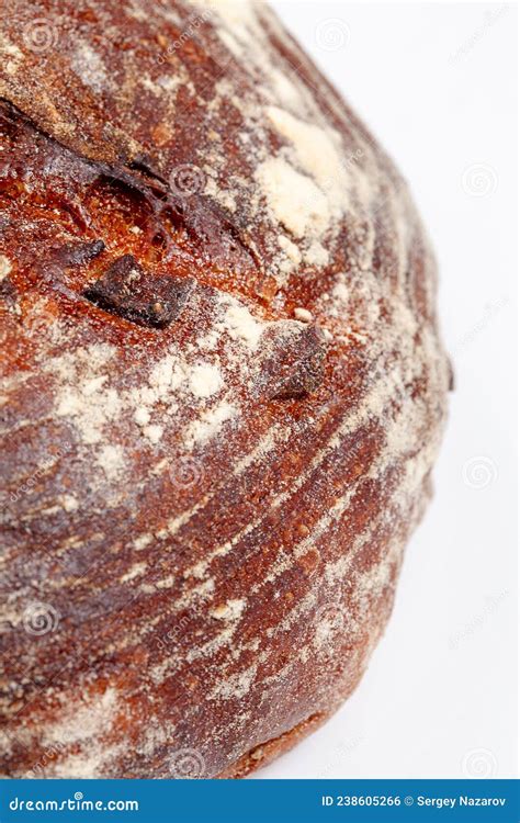 Dichtmaken Van De Bruine Korst Van Tarwebrood Op Witte Achtergrond